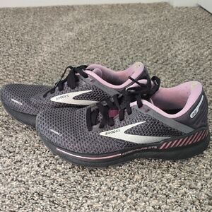 Brooks Women's Athletic Shoes - Gray and Pink